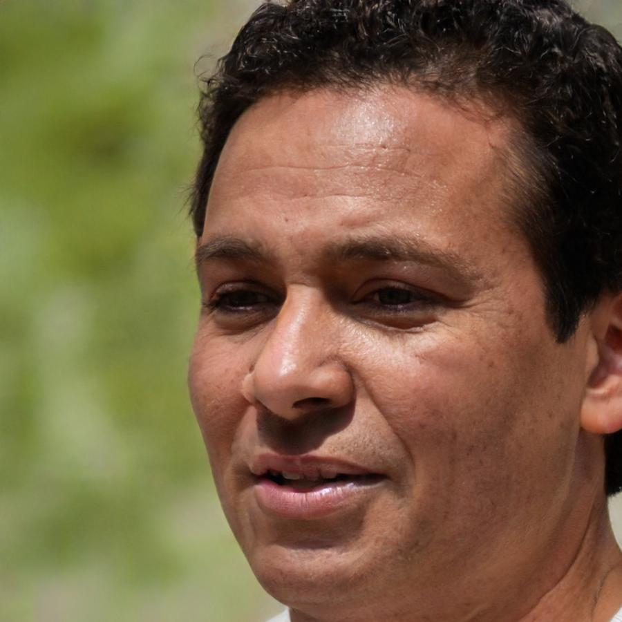 Retrato del instructor Carlos Mendoza
